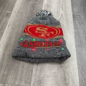 Forever Collectibles Gray and Red 49ers Knit Hat..